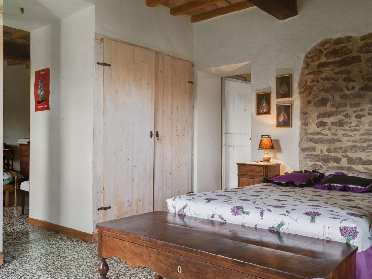 Soulful Holiday Home In Modena Wth Garden Rum bild